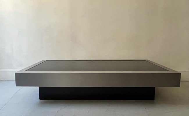 Table basse Willy Rizzo – L126xP63,5xH30 cm – 750 €