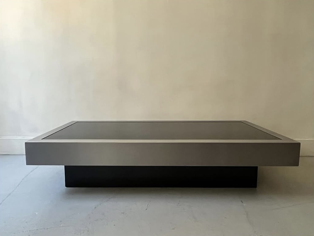 Table basse Willy Rizzo – L126xP63,5xH30 cm – 750 €
