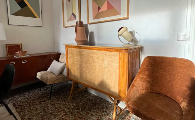 Fauteuil 1970s velours « camel » – L45 x  P54 x H90(50) cm – 170 €