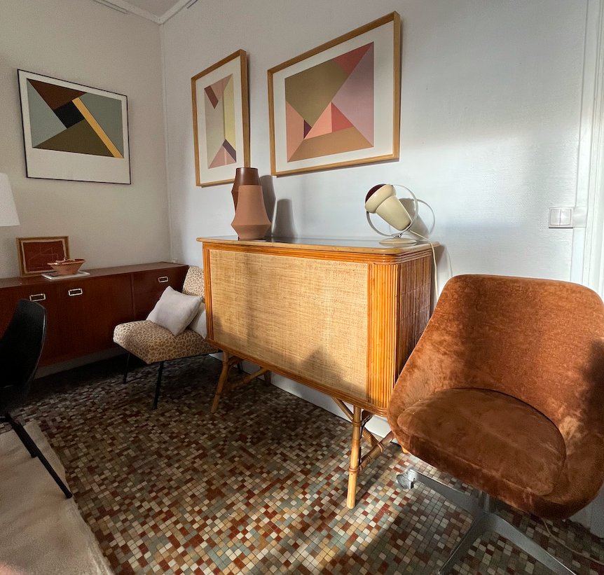 Fauteuil 1970s velours « camel » – L45 x  P54 x H90(50) cm – 170 €