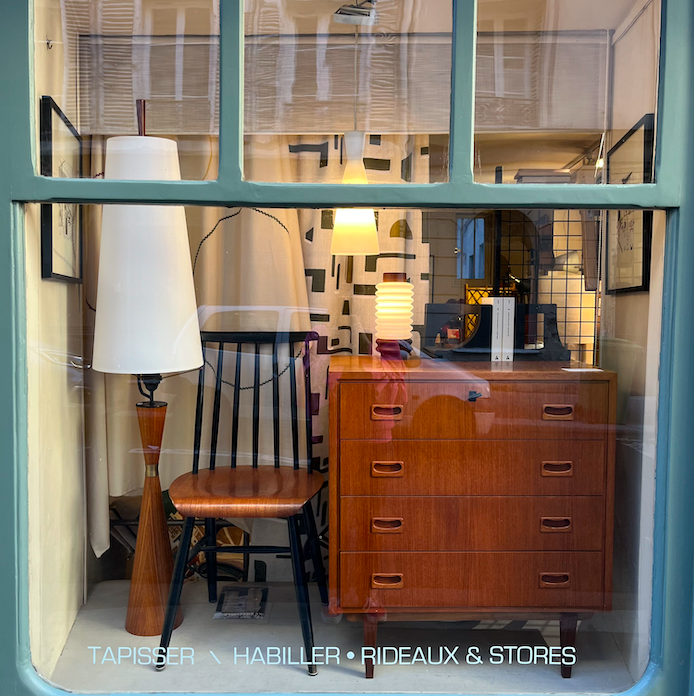 Commode danoise en teck années 1960 – L70xP44xH78cm – 740 €