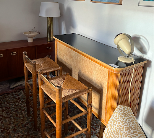 Paire de tabourets hauts bois et paille – rénovation en cours