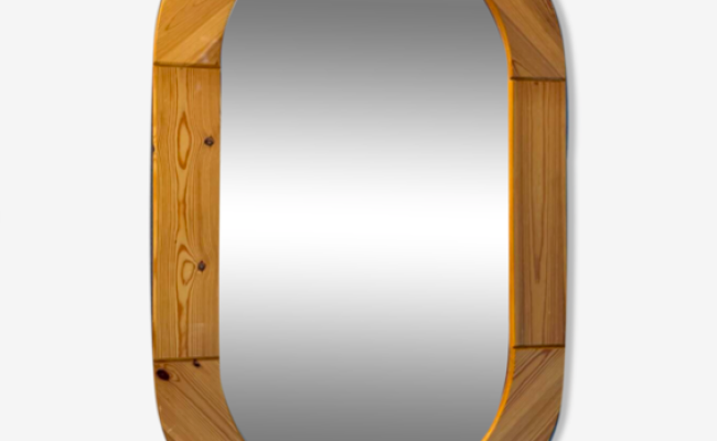 Miroir ancien en pin – 220 €