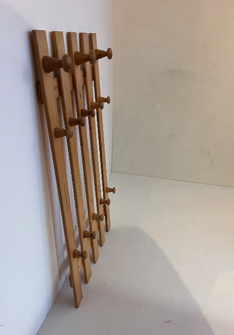 Porte-manteaux / Vestiaire en pin – 189 €