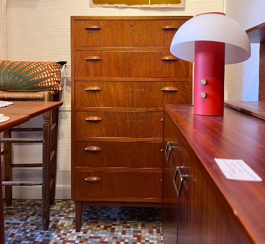 Tallboy années 1960 en teck – 750 €