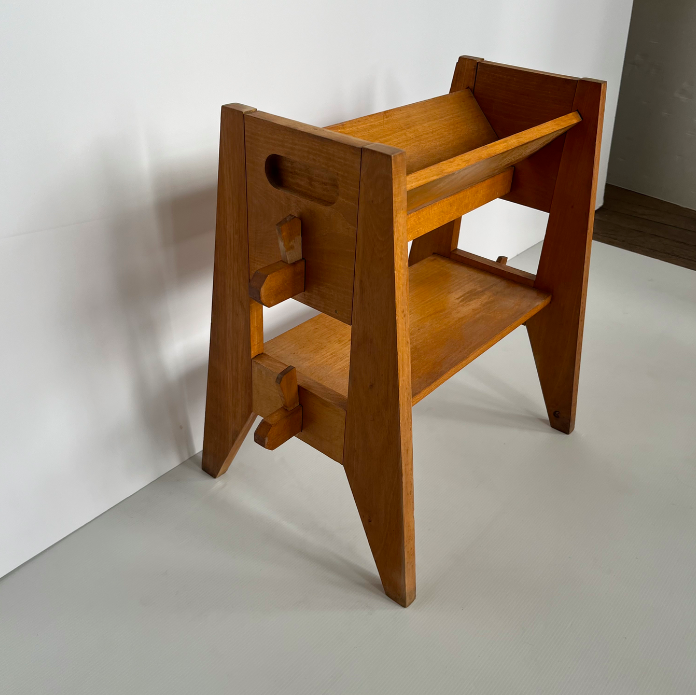 Table d&rsquo;appoint – repose-livres – 130 €