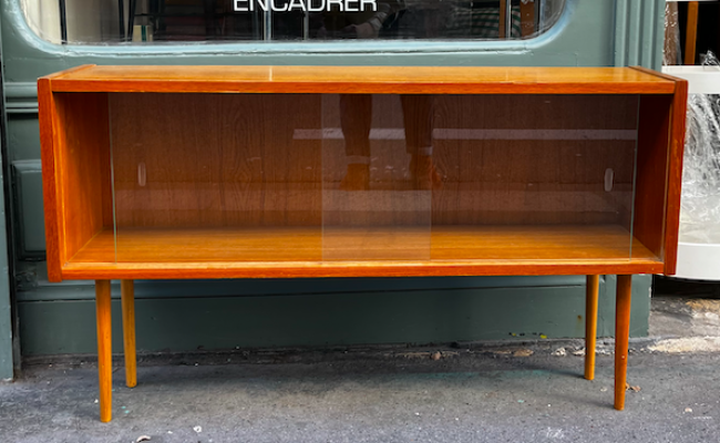 Buffet bas porte vitrée – L100xP23xH59 – 340 €