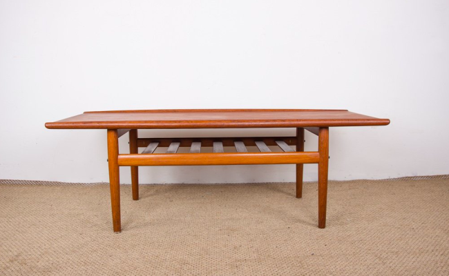 Table basse Grete Jalk 1960s – L130 x P55 x H43 cm – 780 €