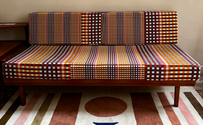 Banquette Antimott par Peter Hvidt pour knoll – 2200 €