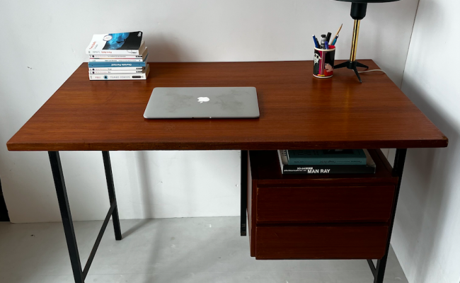 Bureau vintage style moderniste années 1950 – 440 €