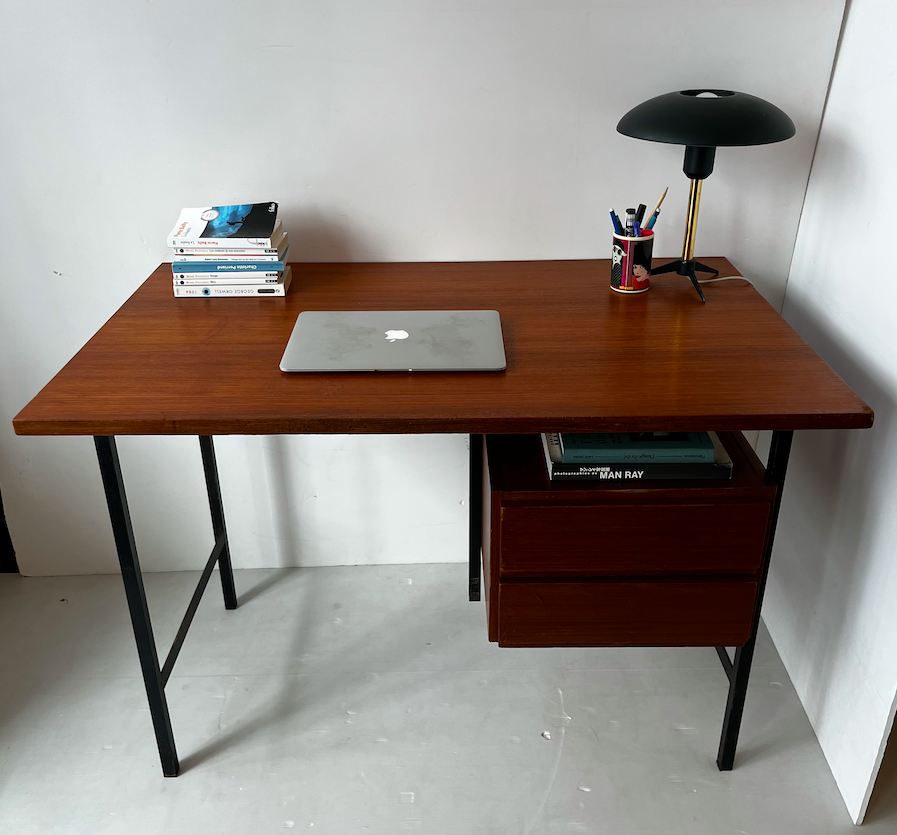Bureau vintage style moderniste années 1950 – 440 €