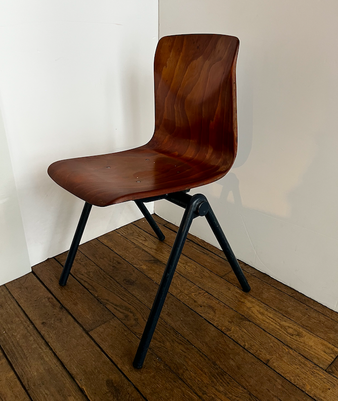 Chaise Galvanitas – 140 €