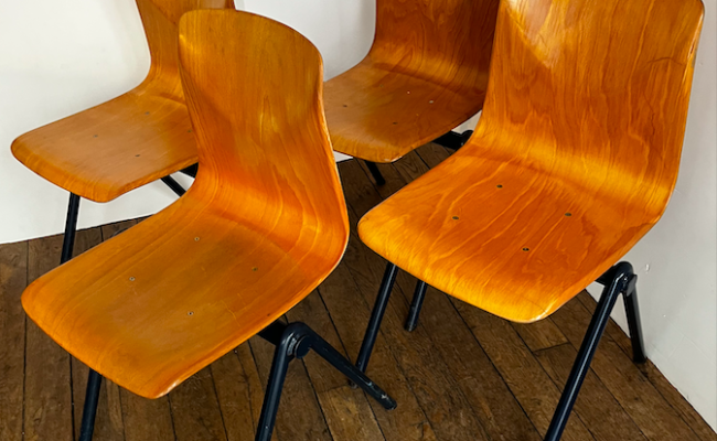 Série de 4 chaises Pagholz Galvanitas – 520 € les 4