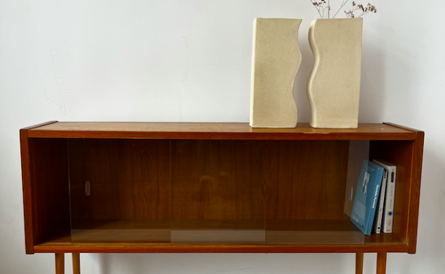 Buffet bas porte vitrée – L100 x P23 x H59 – 329 €