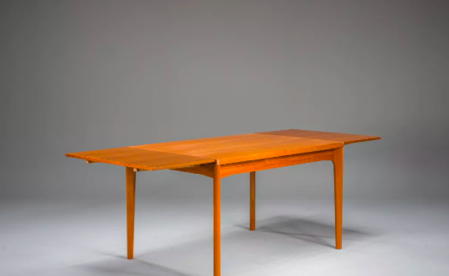 Table en teck henning Kjaernulf – 990 €