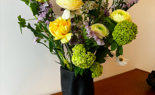 Vase noir Capucine Valentin