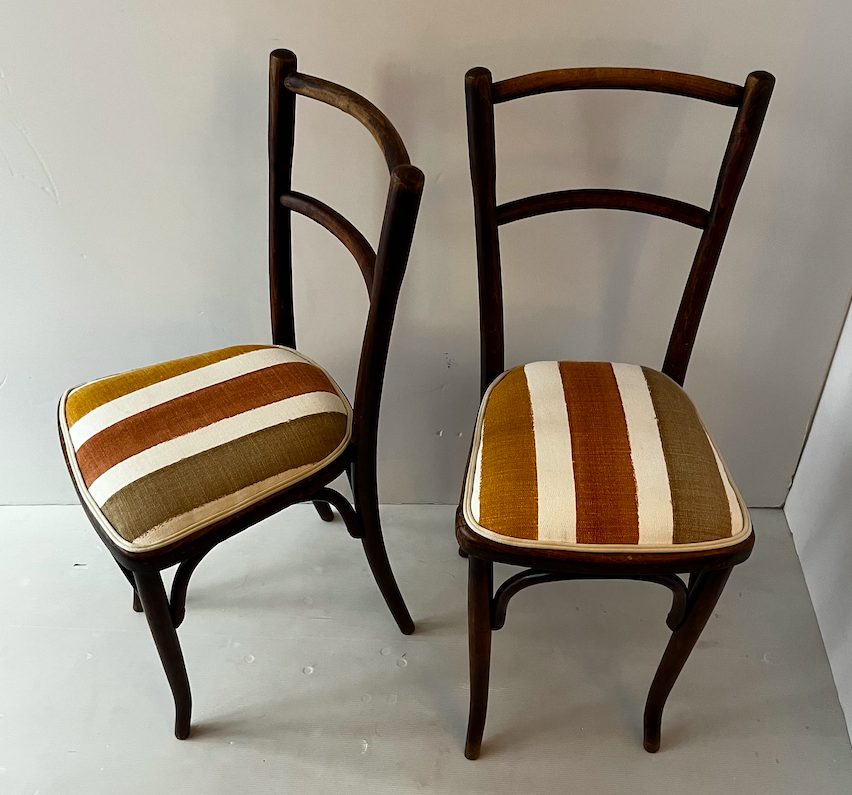 Chaises anciennes retapissées