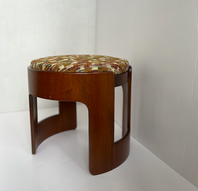 Tabouret cylindre – 250 €