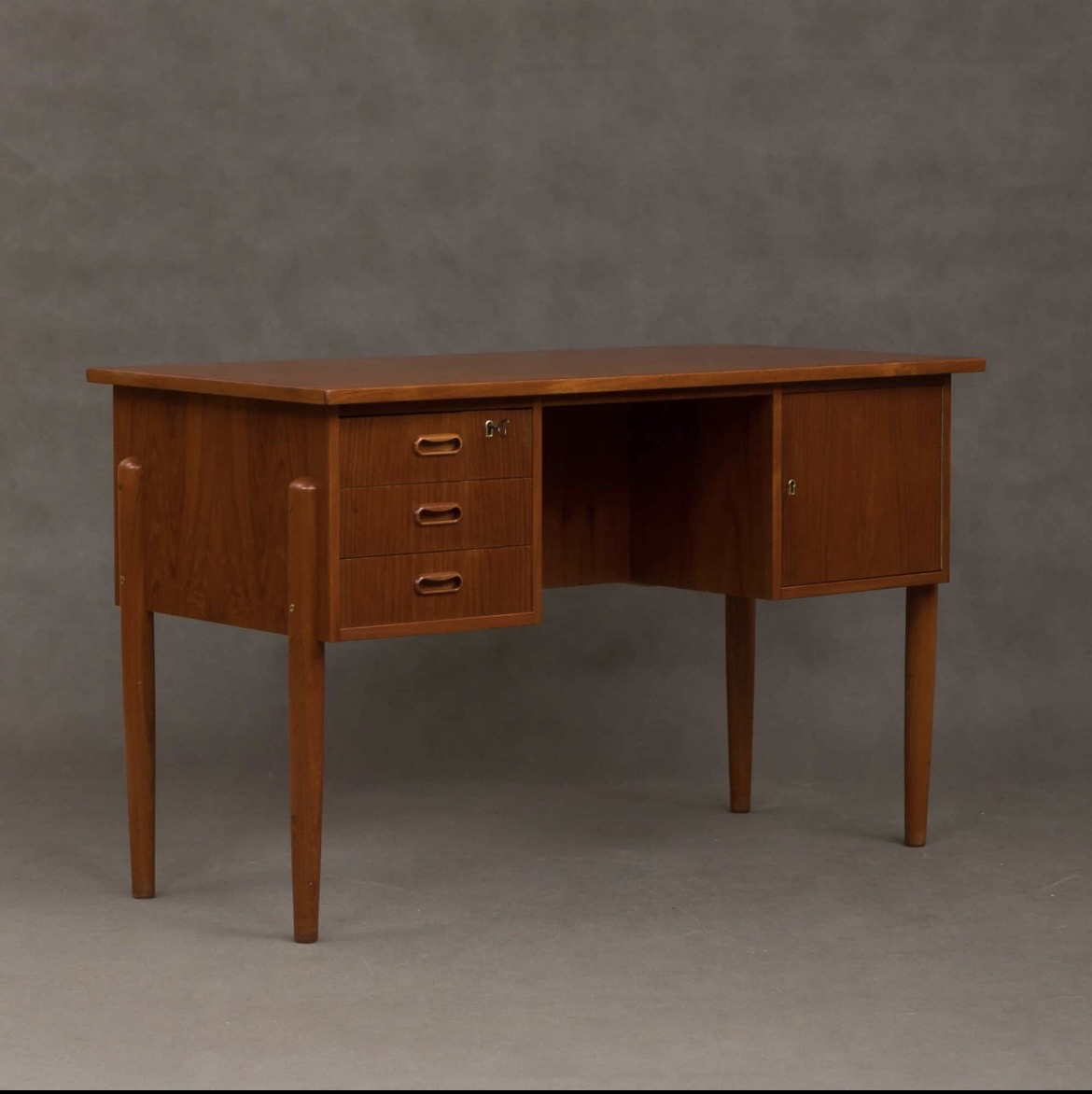 Bureau scandinave en teck