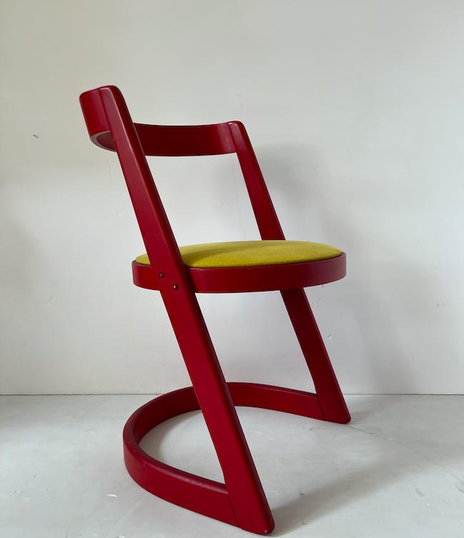 Chaise Baumann Halfa rouge, assise neuve – 220 €