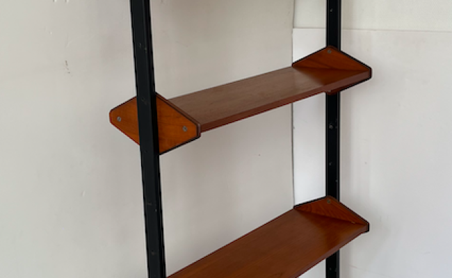 Etagère sur pieds séparateur design italien des années 1950 – 1450 €
