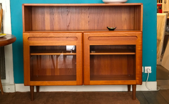 meuble de rangement haut et étroit – L120 x P33 x H 108 cm – 720 €