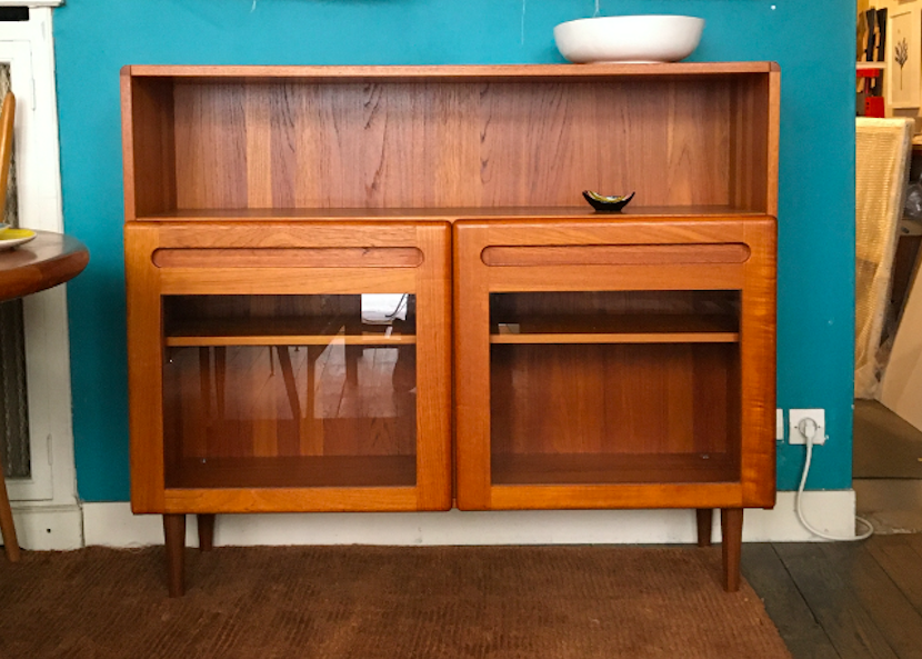 meuble de rangement haut et étroit – L120 x P33 x H 108 cm – 720 €