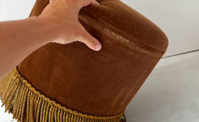 Pouf vintage velours – 80 €