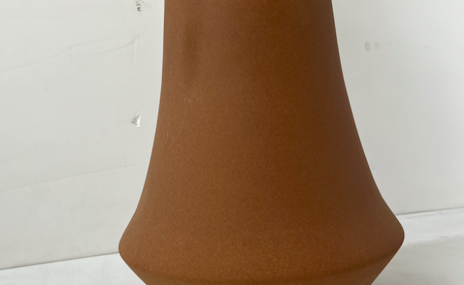 Vase en céramique terracotta – 90 €