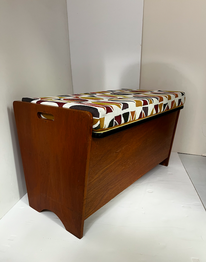Banc coffre vintage – banquette sur mesure – 250 €