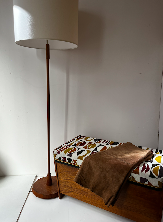 Lampadaire danois, abat-jour sur mesure – 520 €